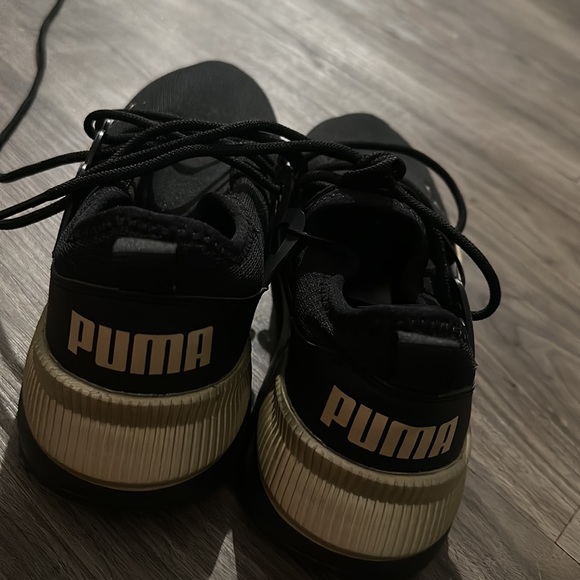 Puma - Picture 2 of 5